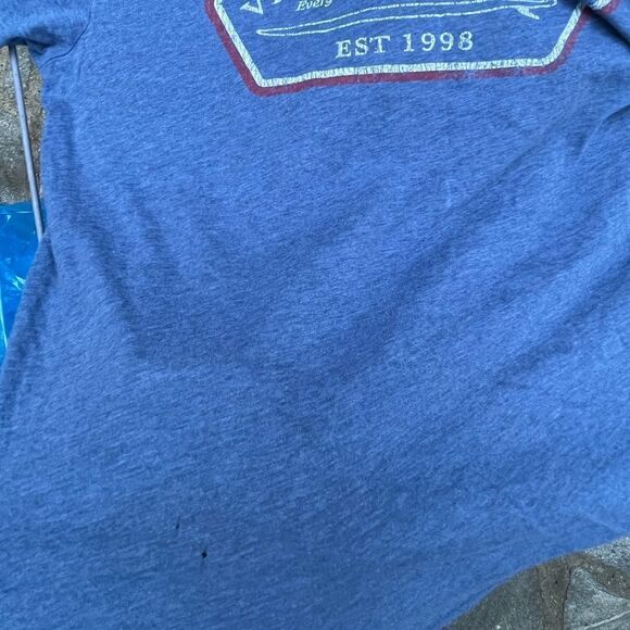 VINEYARD VINES EVERYDAY SHOULD FEEL THIS GOOD BLUE TEE SMALL - Picture 7 of 8